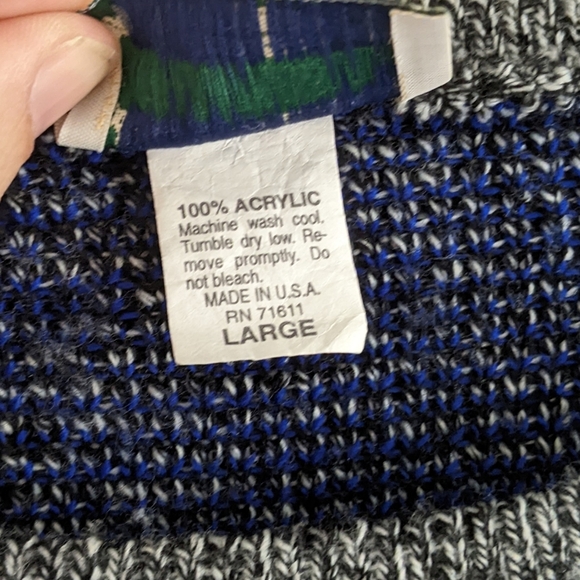 Vintage Separate Issue Snowflake Sweater - Picture 6 of 7